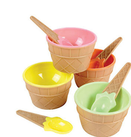 PLASTIC ICE CREAM DISHES